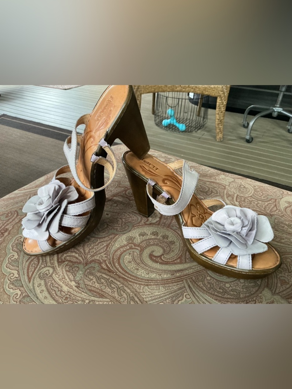 NWOT Born light lilac leather strappy mules/heels - size 10